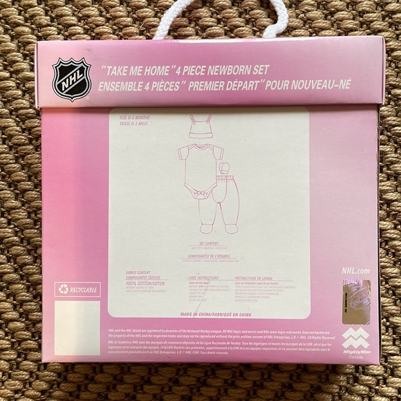 ⭐️SET OF 4⭐️ NHL Newborn Girl’s Toronto Maple Leafs Set. 0-3M - Picture 5 of 5